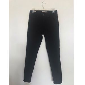 Levi’s 721 High Rise Skinny black denim size 28